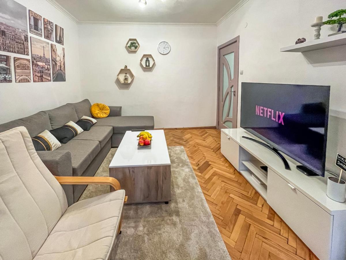 Vivid Condo By Ndk And Vitosha Blvd With Free Secured Parking And Ac صوفيا المظهر الخارجي الصورة